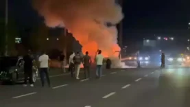 Diyarbakır’da Seyyar Köfte Minibüsü Alev Alev Yandı, O Anlar Kamerada