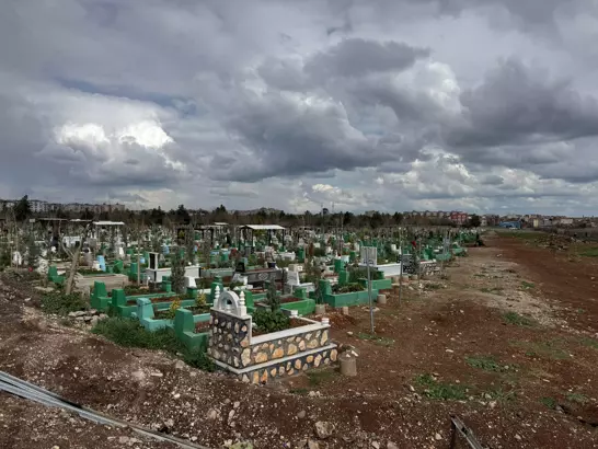 3 Yaşındaki Çocuk, Kazara Ateşlenen Tabancadan Çıkan Mermiyle Öldü