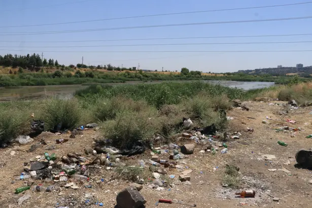 Dicle Vadisi’nde ‘Piknikçi’ Kirliliği: “Atıklar İnsan Ve Yaban Hayatını Tehdit Ediyor”