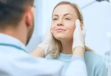 Göz altı sarkmaları ve morarmaları neden oluşur?