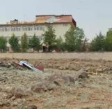 Diyarbakır'da kuvvetli rüzgar okulun çatısını uçurdu