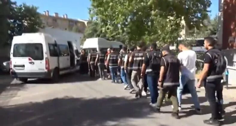 852fc7b8-f51c-44fd-ab17-de9a458f5138