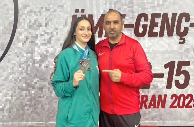 334f281d-825d-4342-9f21-3b72c83466af (1)