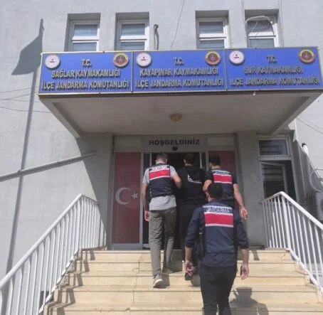 Diyarbakır’da 31 Yıl 7 Ay Hapisle Aranan Firari Hükümlü Yakalandı