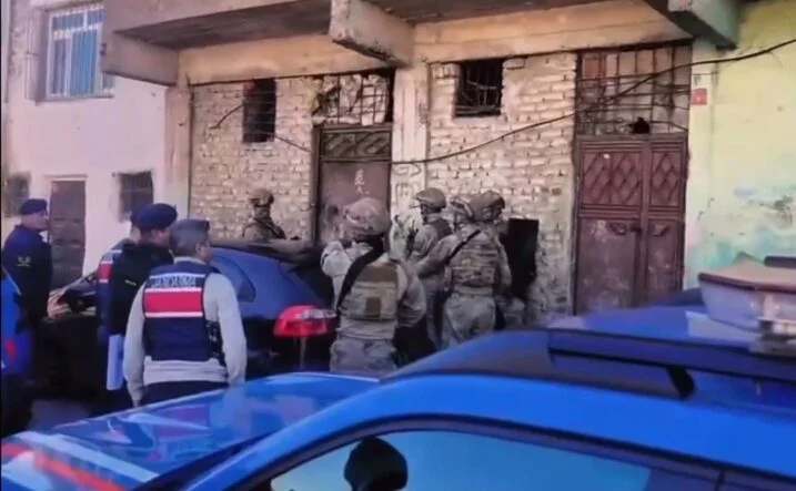 a75be922-6adf-409c-af33-3baf20624de1