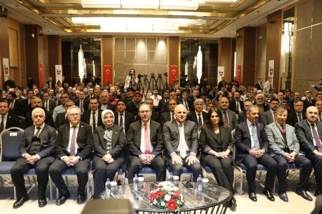 Eski Bakan Kasapoğlu, Diyarbakır’da İncelemelerde Bulundu