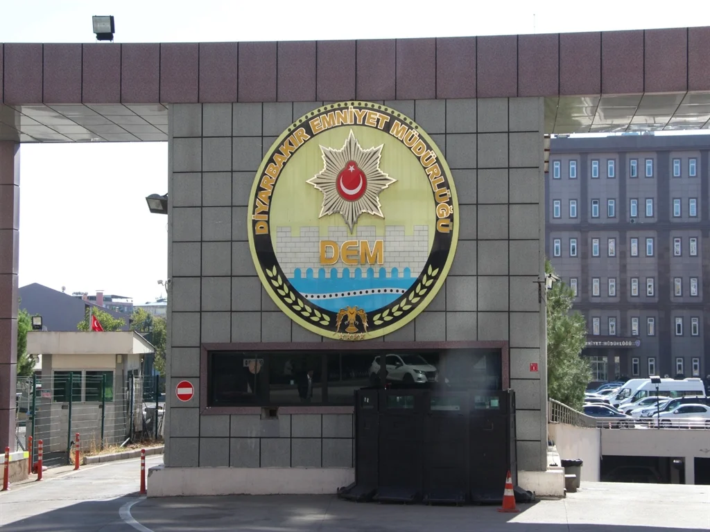 Diyarbakır Merkezli 41 İlde Yasa Dışı Bahis Operasyonu; 111 Gözaltı