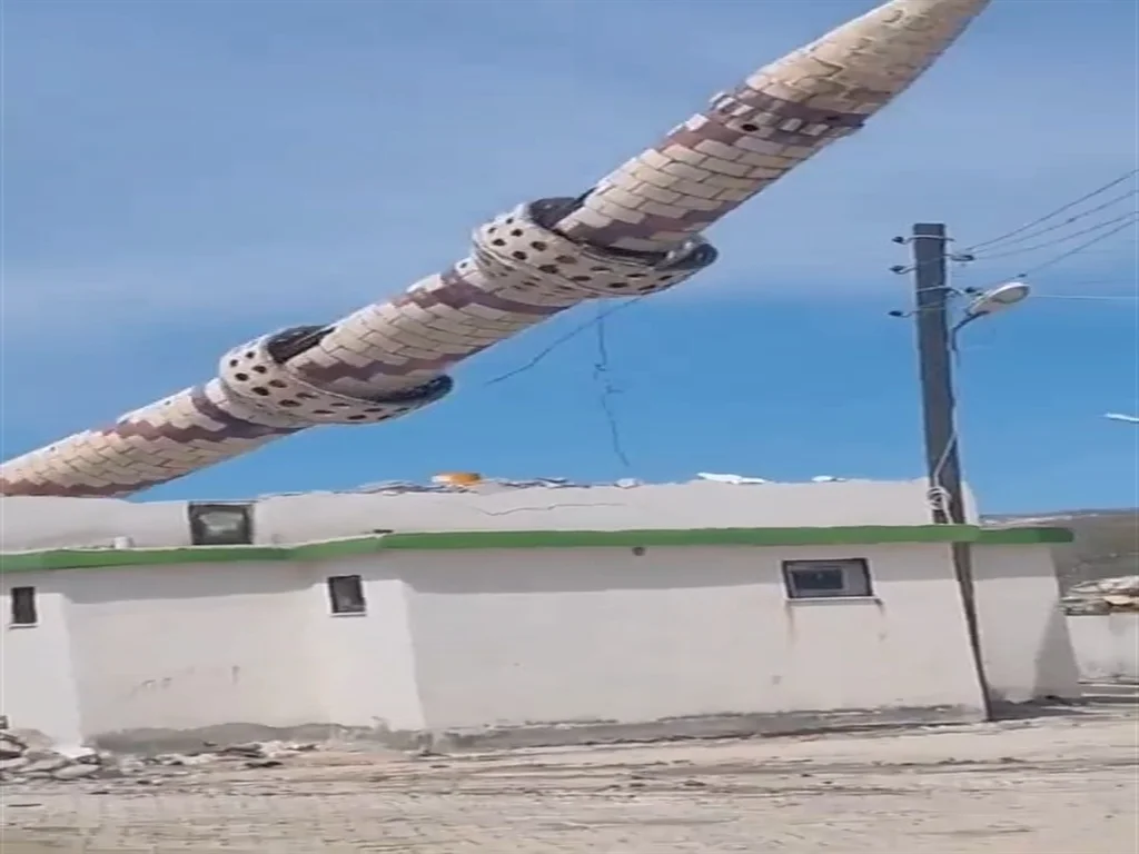 Diyarbakır’da Hasarlı Minarenin Kontrollü Yıkımı Yapıldı; O Anlar Kamerada