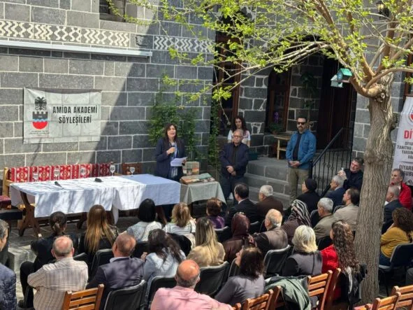 7d53b9bc-7e8d-4999-a695-a956f13f805d