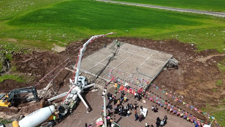 df5e5a8b-984b-455f-a503-45c753aa910b