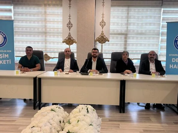 ef43e3a4-80b5-4453-8fd9-e15b9de0658d