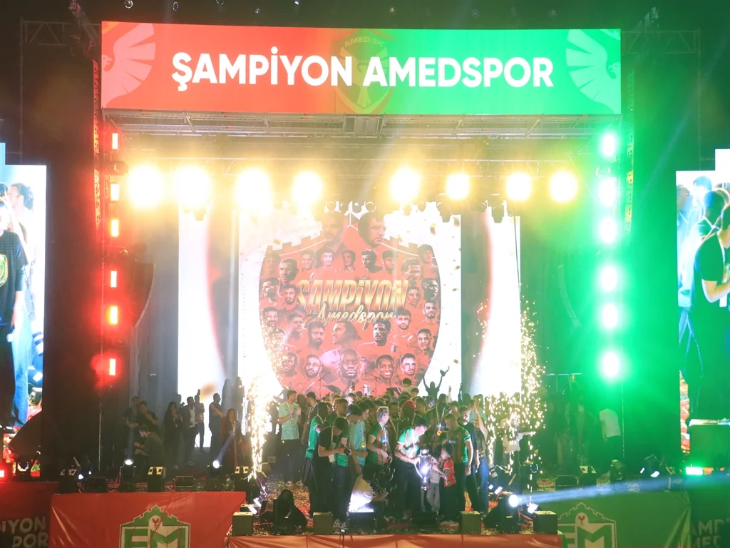 Süper Lig’e Yükselen Amedspor, Şampiyonluğunu Kutladı