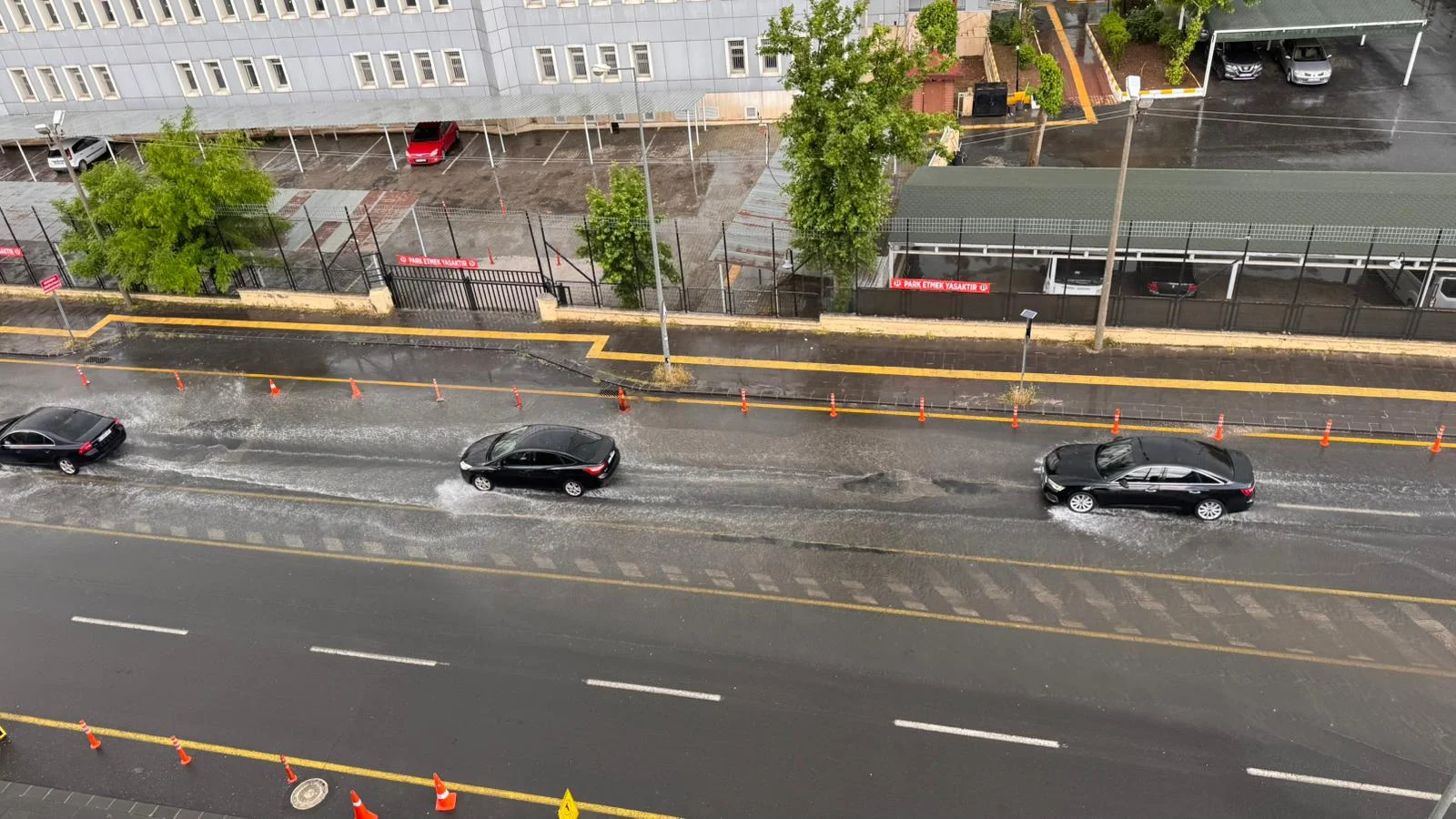 Meteoroloji Uyarmıştı; Diyarbakır’da Sağanak ve Dolu Etkili Oldu