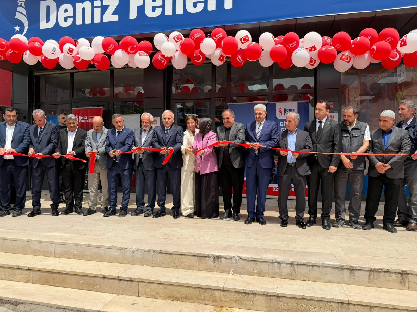 MÜSİAD-Deniz Feneri İşbirliğiyle İhtiyaç Sahibi 5 Bin Kişiye Kıyafet Desteği Sağlanacak
