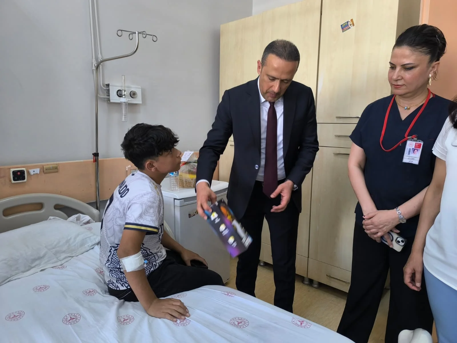 Diyarbakır’da Hastalara Meyve Ve Oyuncak Dağıtıldı