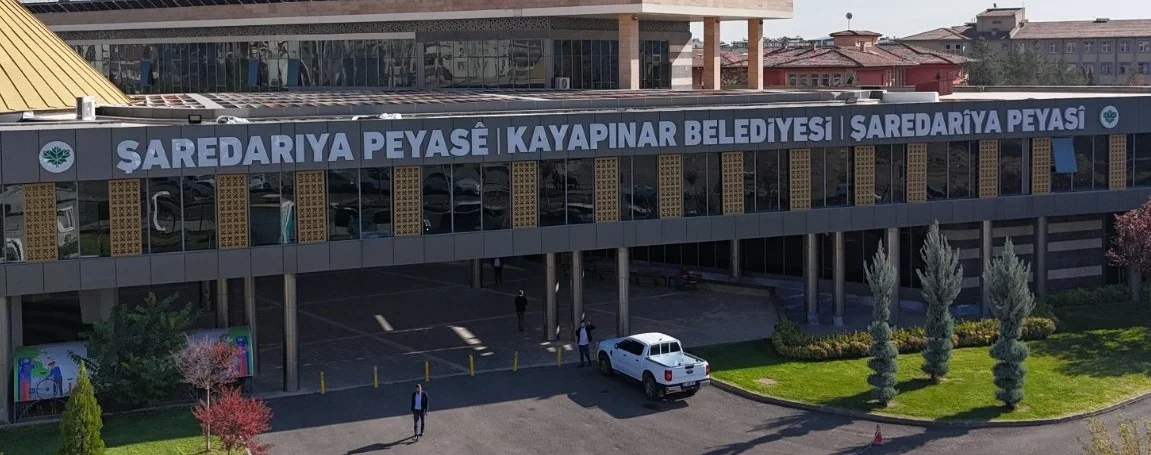 Kayapınar Belediyesi, Rahmi Koç’un Sözleri Nedeniyle Otosan Araç Alımını İptal Etti
