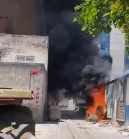 Diyarbakır’da Trafo Yangını Kamerada