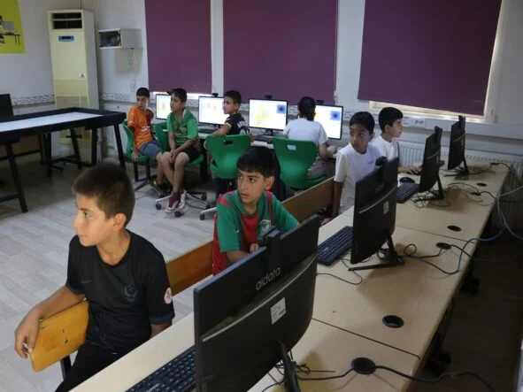 Diyarbakır’da 3 Bin Öğrenci, Yaz Tatilini Kurslarla Değerlendiriyor