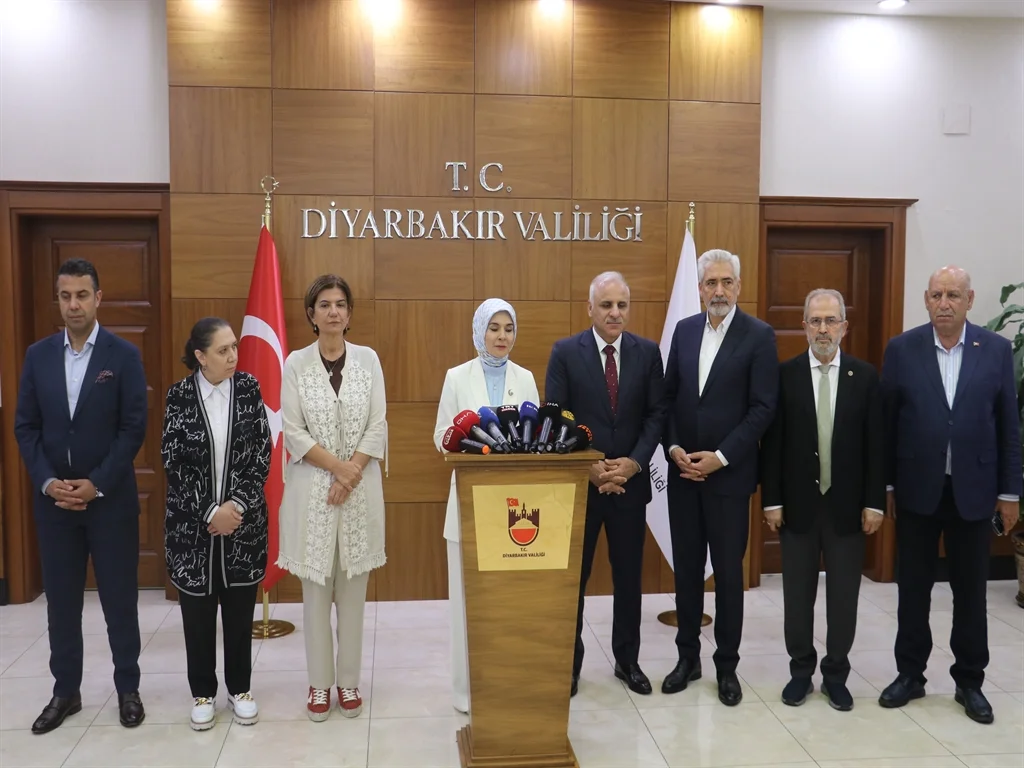 Aile ve Sosyal Hizmetler Bakanı Diyarbakır’da Temaslarda Bulundu