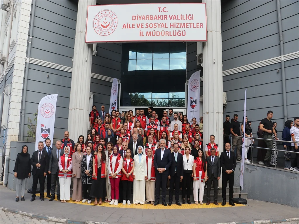 Aile Bakanı Göktaş, Evlilik Kredisinden Faydalanan Çiftlerle Buluştu