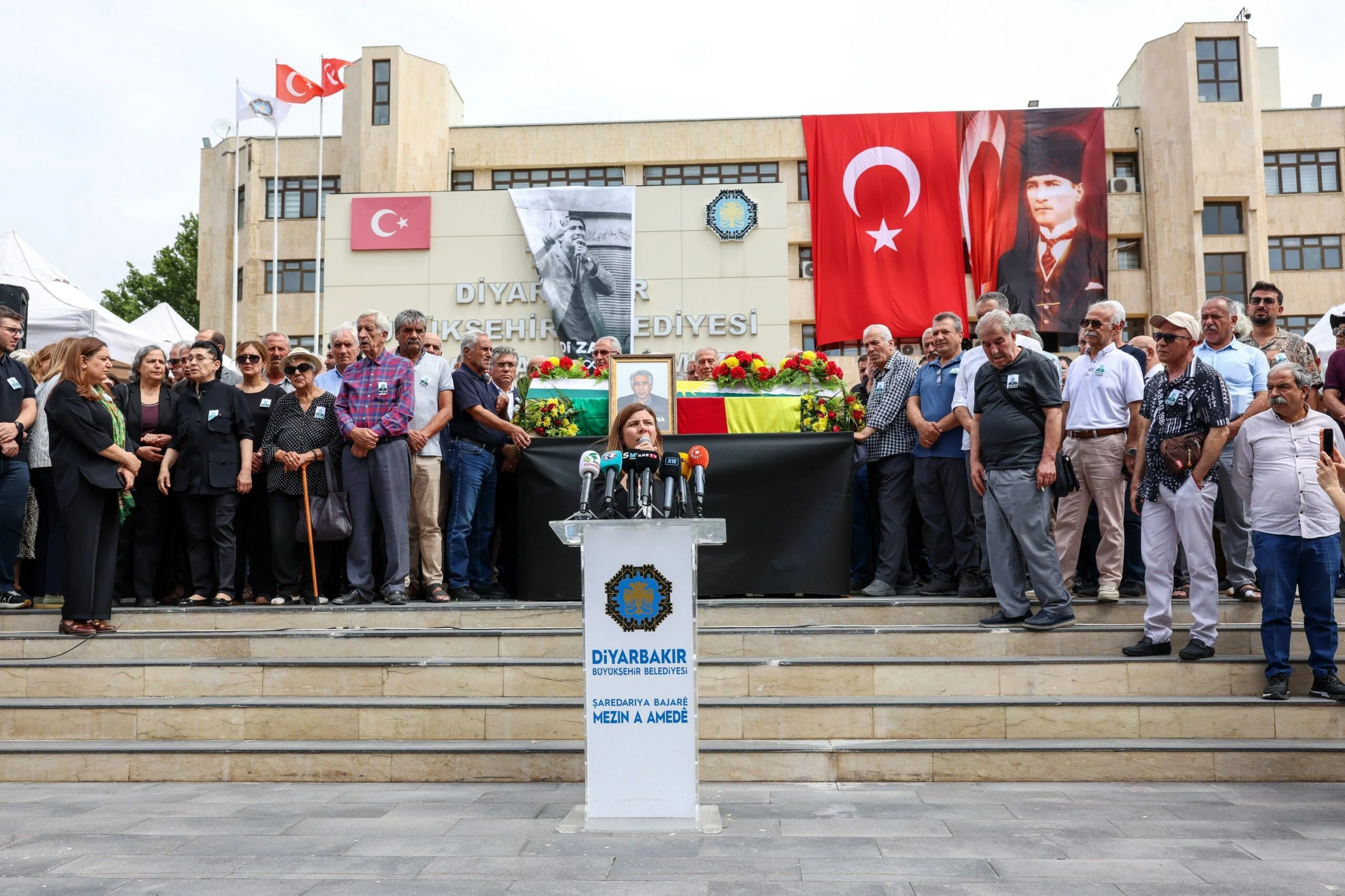Leyla Zana’nın Kocası Mehdi Zana Son Yolculuğuna Uğurlandı