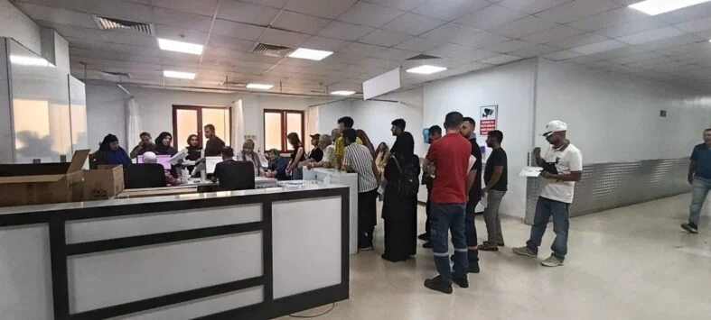 Gazi Yaşargil Hastanesi Acil Servisi’nde Kuyruk Yoğunluğu; Vatandaşlar Çözüm İstedi