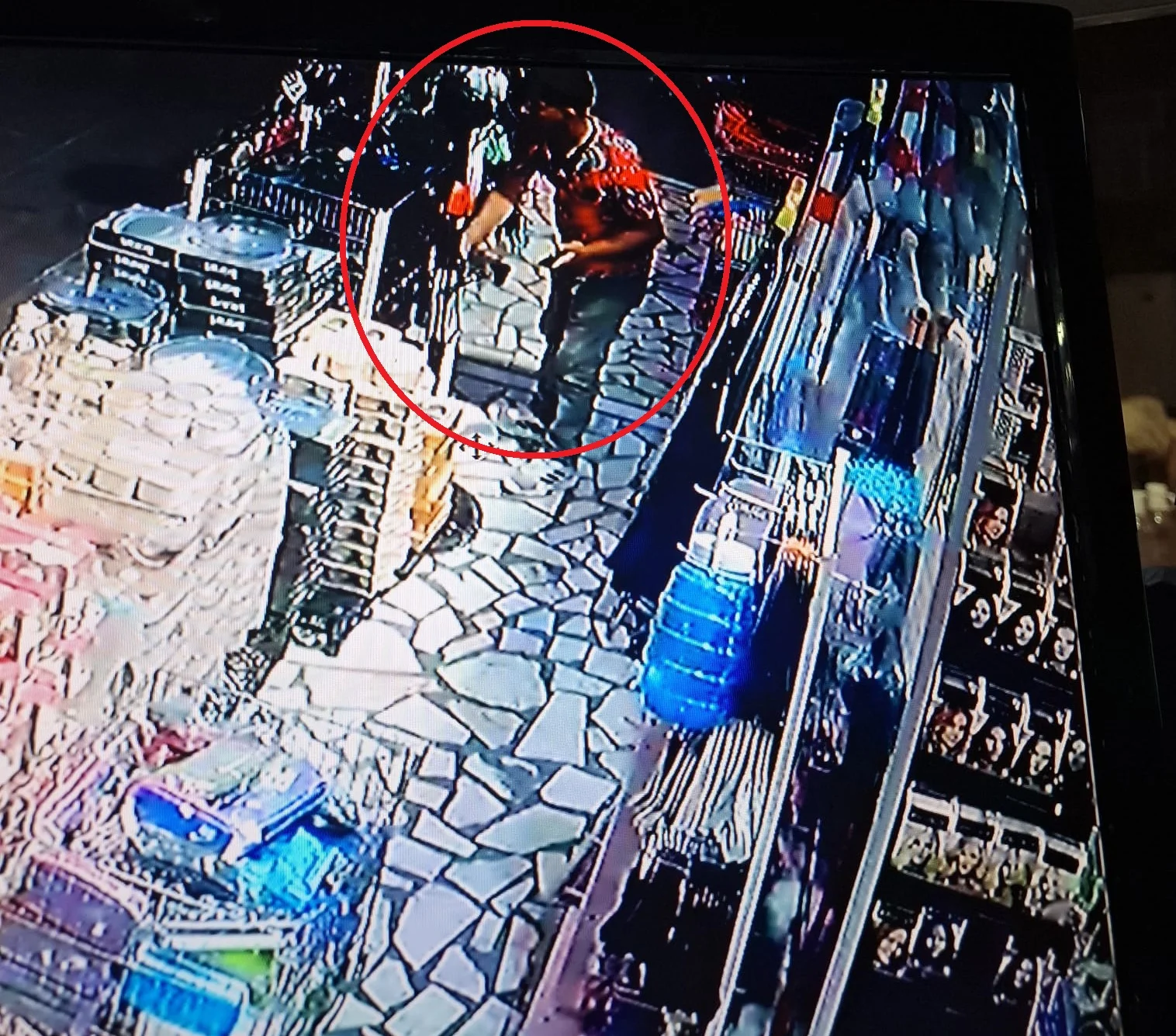 Marketten 2 Gün Üst Üste Vantilatör Çalan Hırsız Kamerada