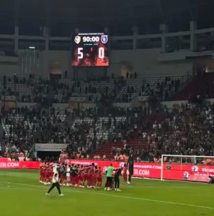 Amedspor, Başakşehir’i 5-0 Yenerek 3’üncü Sıraya Yükseldi
