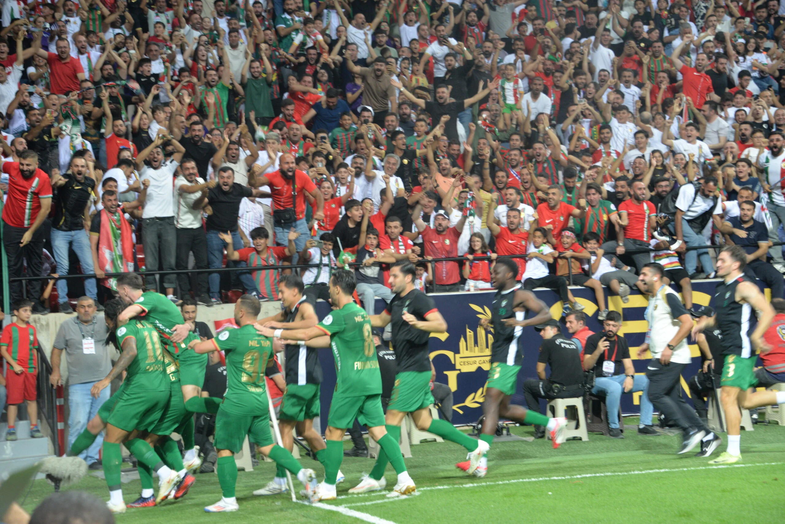 Amedspor, İlk Yarıyı 2-0 Önde Kapattı