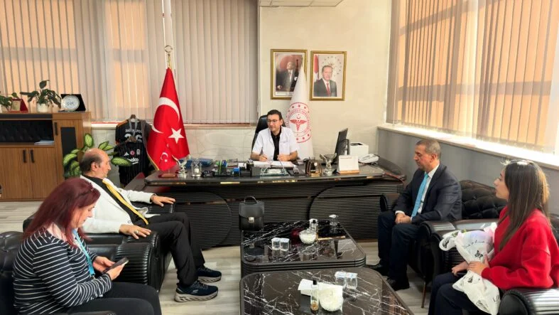DÜNYA KUPASI ŞAMPİYONU STAJYERİMİZ NEHİR AYTULUN’U TEBRİK EDİYORUZ! Hastanemiz Kalp ve Damar Cer (2)